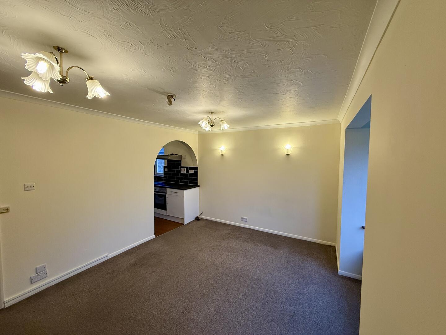 1 bed property in Holly Gardens, West Drayton